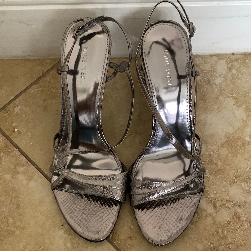 Silver heel